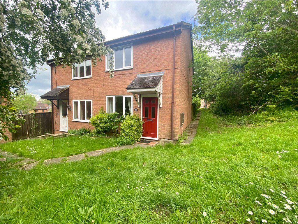 2 bed semidetached house for sale in Marigold Close, Swindon