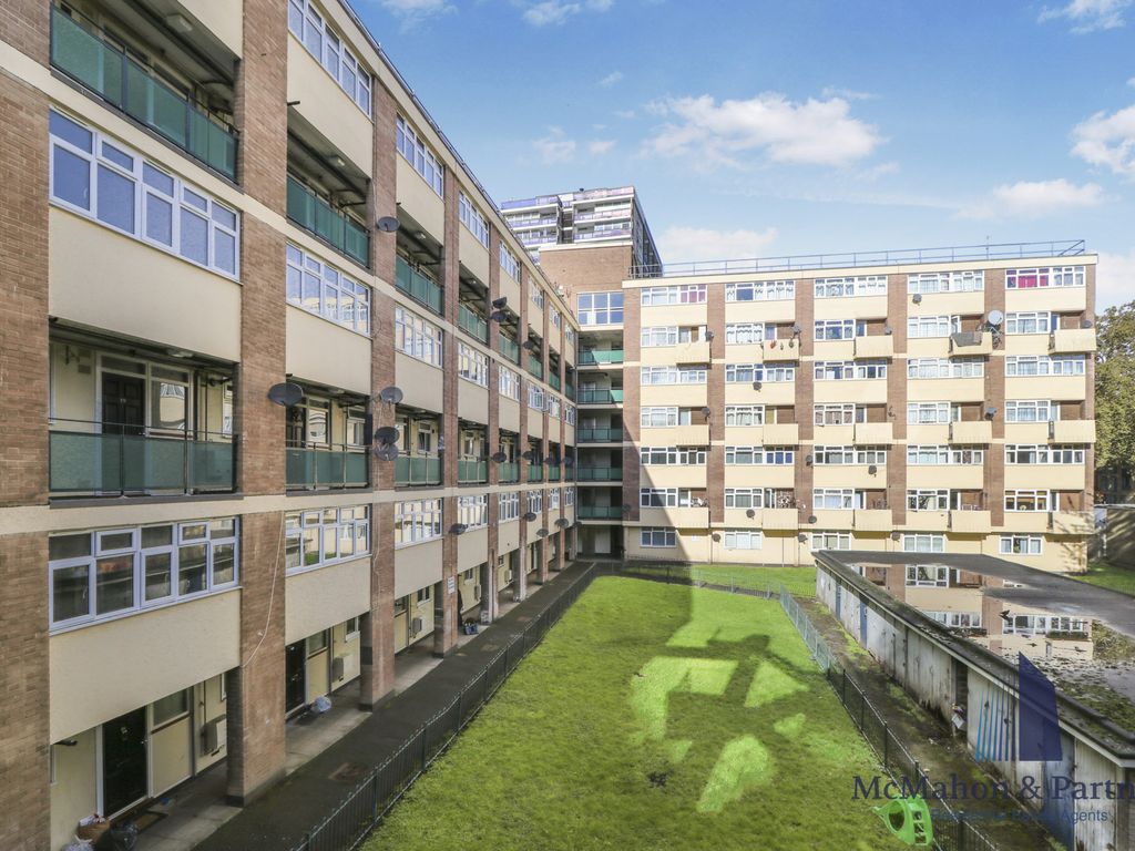 2 bed to rent in Balman House, Rotherhithe New Road, London