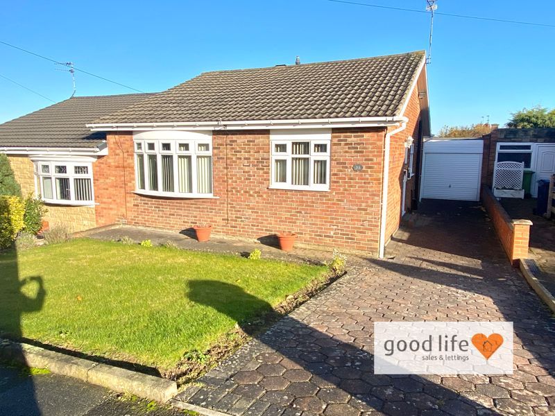 2 bed semidetached bungalow for sale in Lynwood Avenue, Hastings Hill