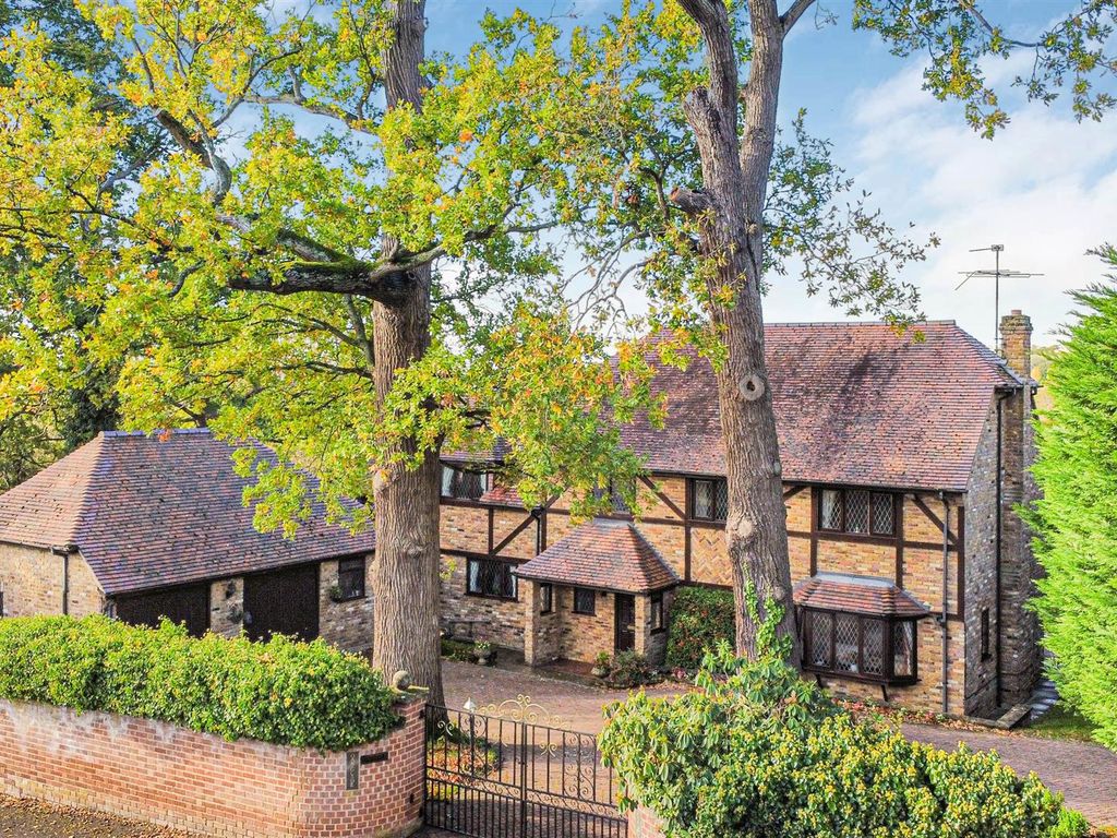 5 bed detached house for sale in New Lane Hill, Tilehurst, Reading RG30