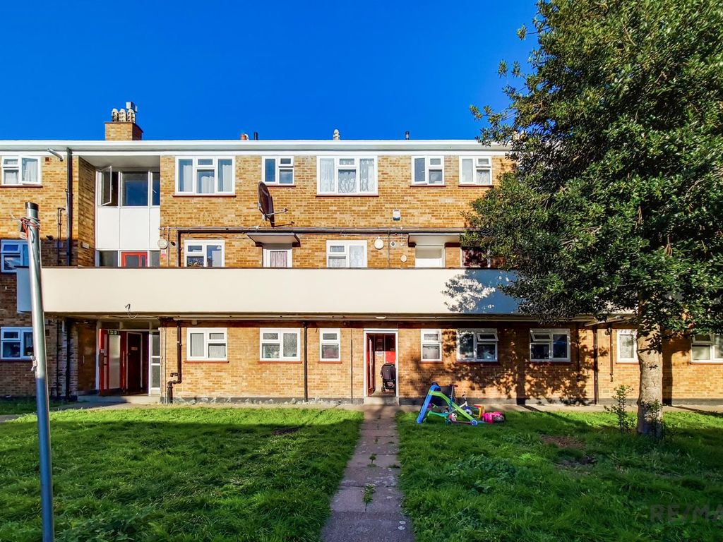 1 bed flat for sale in Manor Close, Walthamstow E17 Zoopla