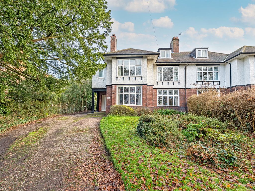 5 bed semidetached house for sale in Chester Road, Helsby, Frodsham