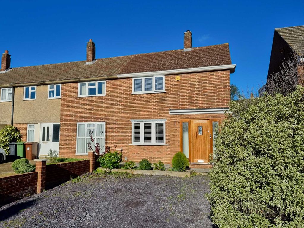 2 bed end terrace house for sale in Beechwood Avenue, Potters Bar EN6, £450,000 Zoopla