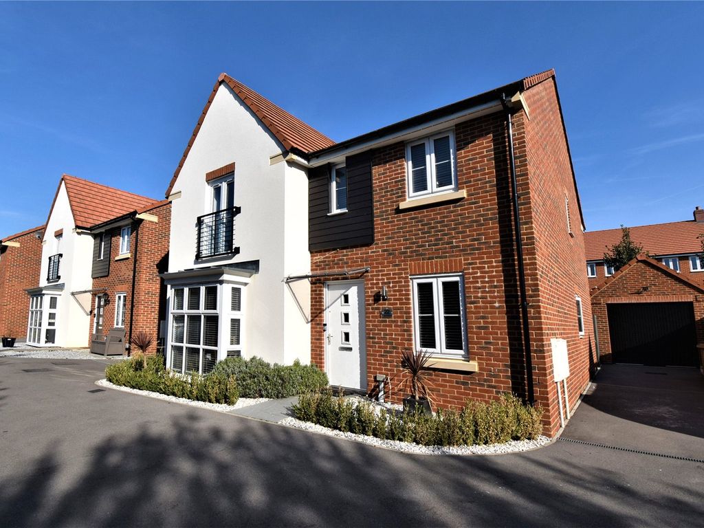 4 bed detached house for sale in Cleeve Road, Basingstoke RG24 Zoopla
