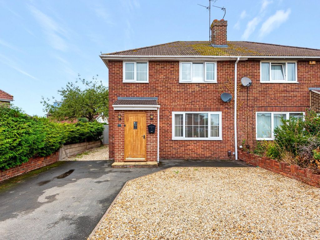 3 bed semidetached house for sale in Nindum Road, Coleview, Swindon