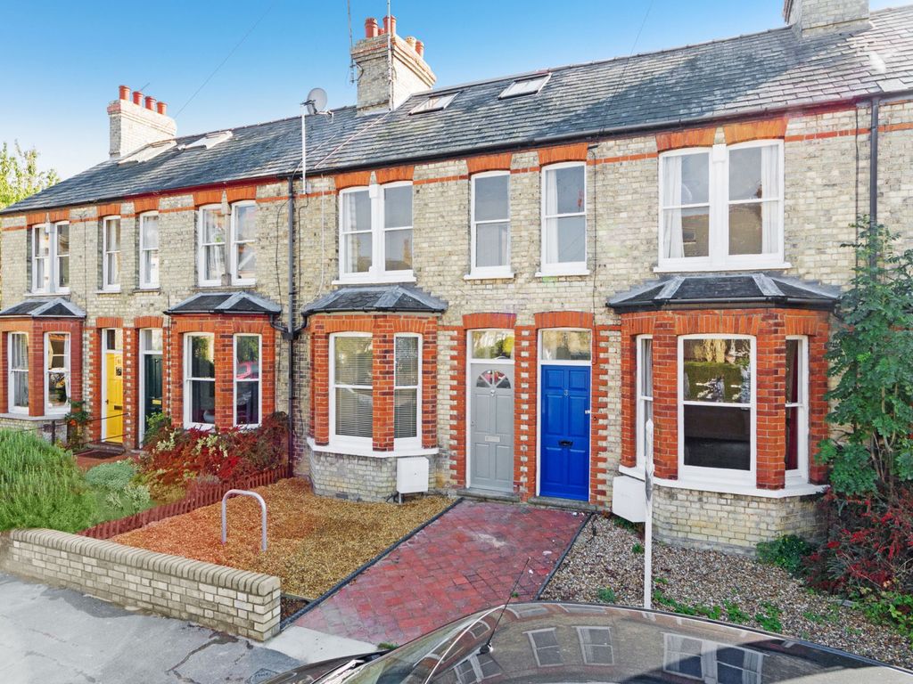 3 bed terraced house to rent in Sydenham Terrace, Halifax Road