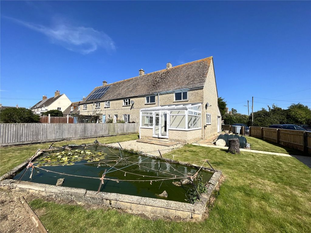 3 bed end terrace house for sale in The Elms, Langford, Lechlade