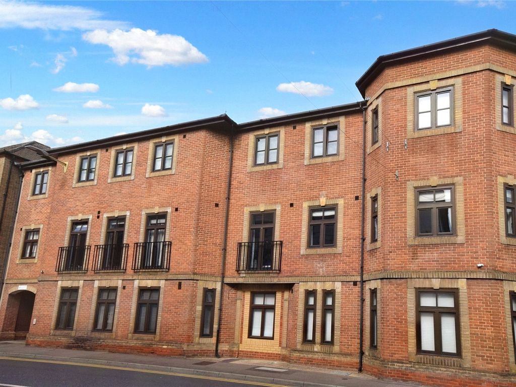 2 bed flat to rent in Pelican Lane, Newbury, Berkshire RG14 Zoopla