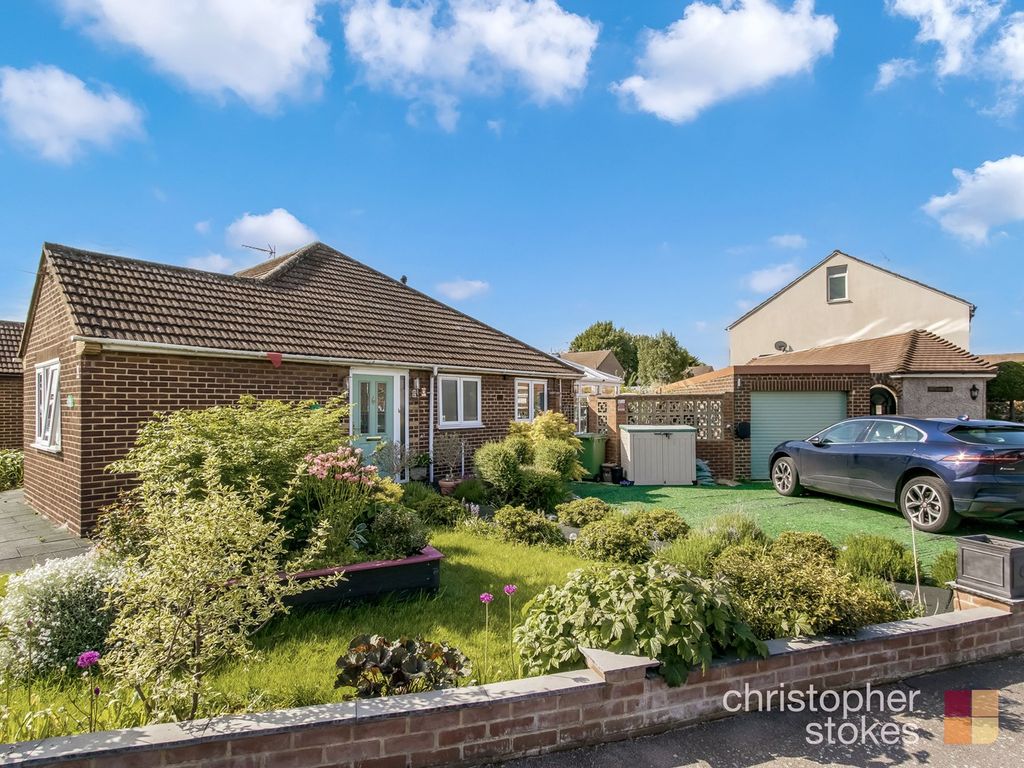 2 bed bungalow for sale in Northfield Road, Waltham Cross EN8 Zoopla