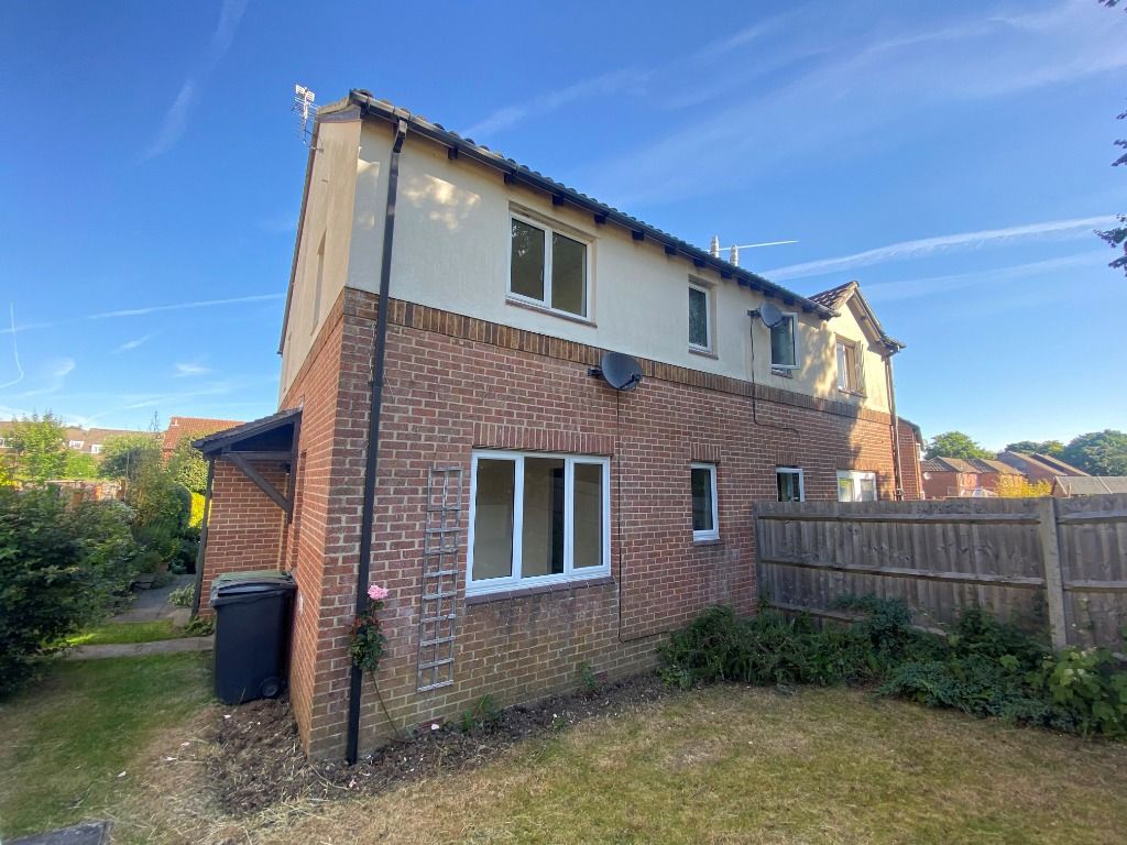 1 bed detached house for sale in Beecham Berry, Brighton Hill
