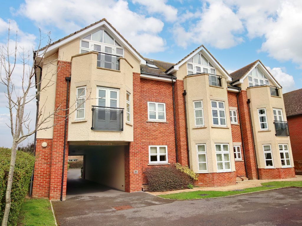 2 bed flat for sale in Keyhaven Road, Lymington SO41 Zoopla