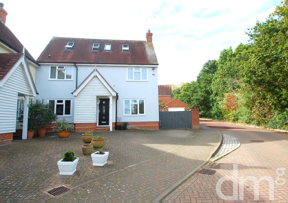 5 bed detached house for sale in Shelley Avenue, Tiptree, Colchester