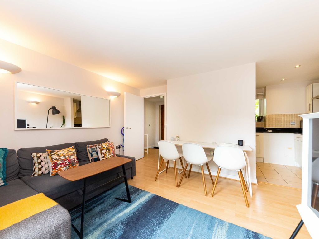 2 bed flat for sale in Wellington Square, London N1 Zoopla