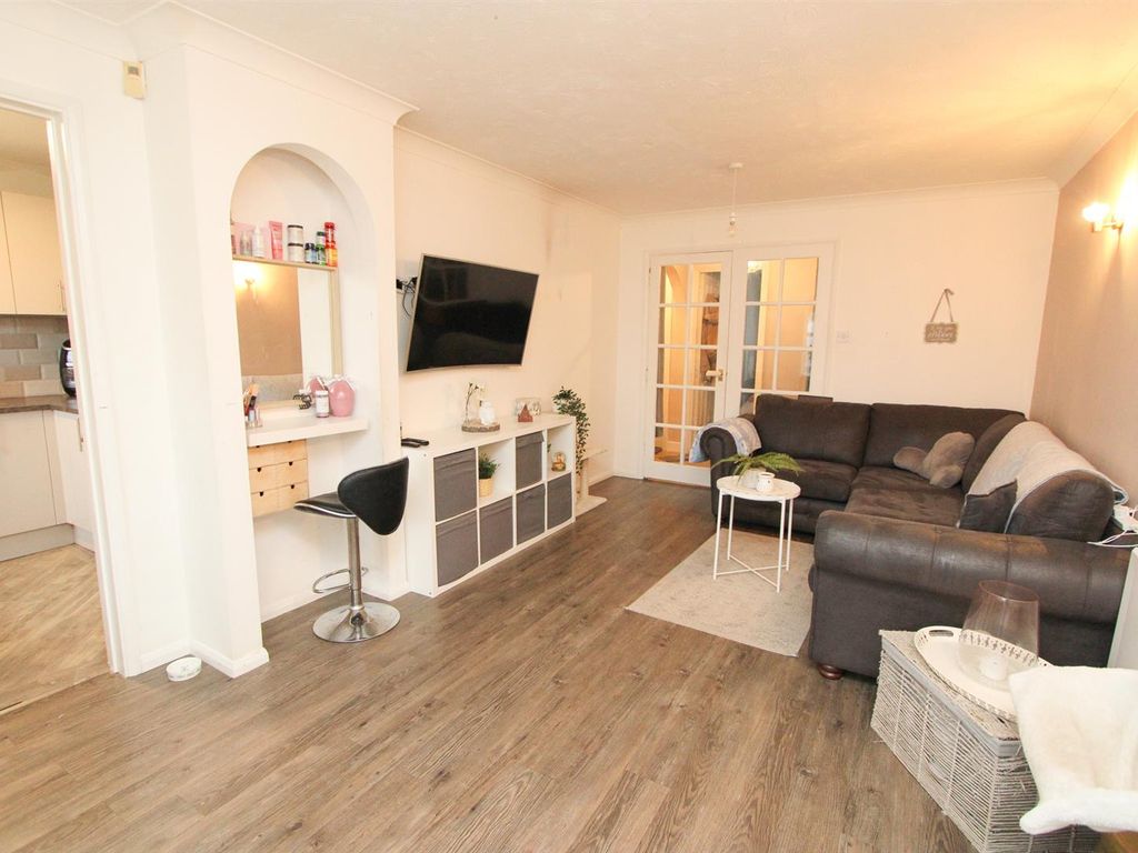 2 bed flat for sale in Poppy Close, Wallington SM6 Zoopla