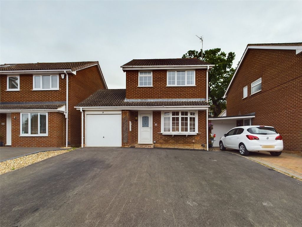 3 bed detached house for sale in Darwin Close, Cheltenham