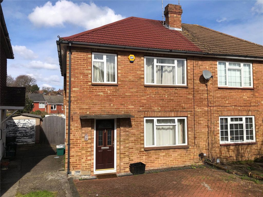 3 bed semidetached house to rent in Maxwell Gardens, Orpington BR6