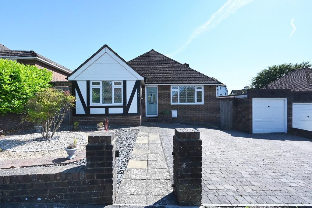4 bed detached bungalow for sale in Beechwood Close, Brighton, East
