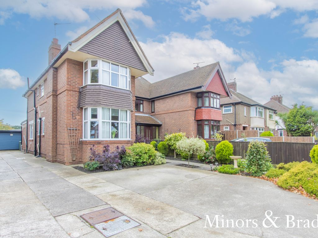 3 bed semidetached house for sale in Lawn Avenue, Great Yarmouth NR30 Zoopla