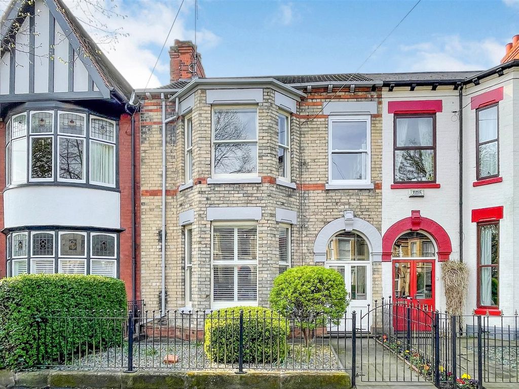 5 bed terraced house for sale in Victoria Avenue, Princes Avenue, Hull