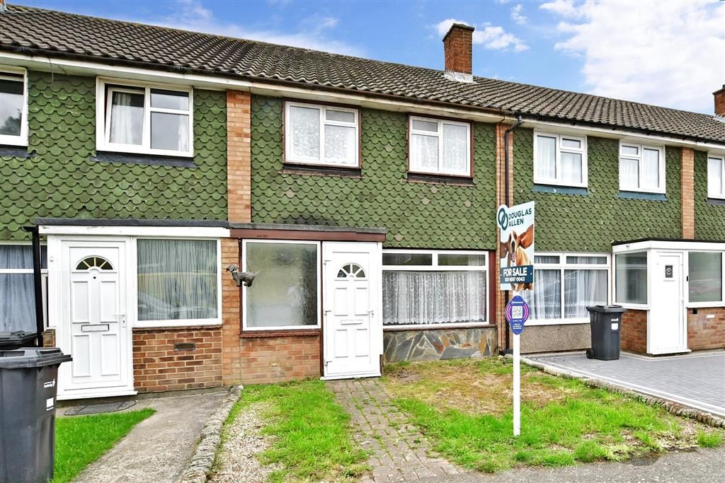 3 bed terraced house for sale in Shepherds Close, Romford, Essex RM6 Zoopla