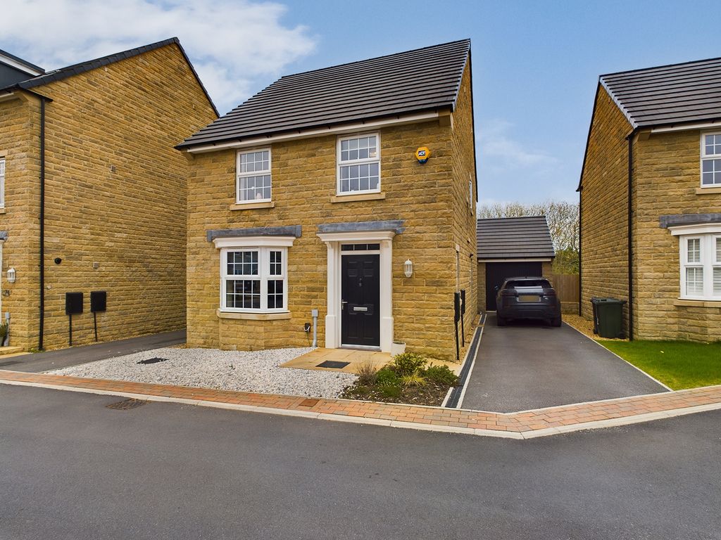 4 bed detached house for sale in The Brow, Cullingworth, Bradford BD13