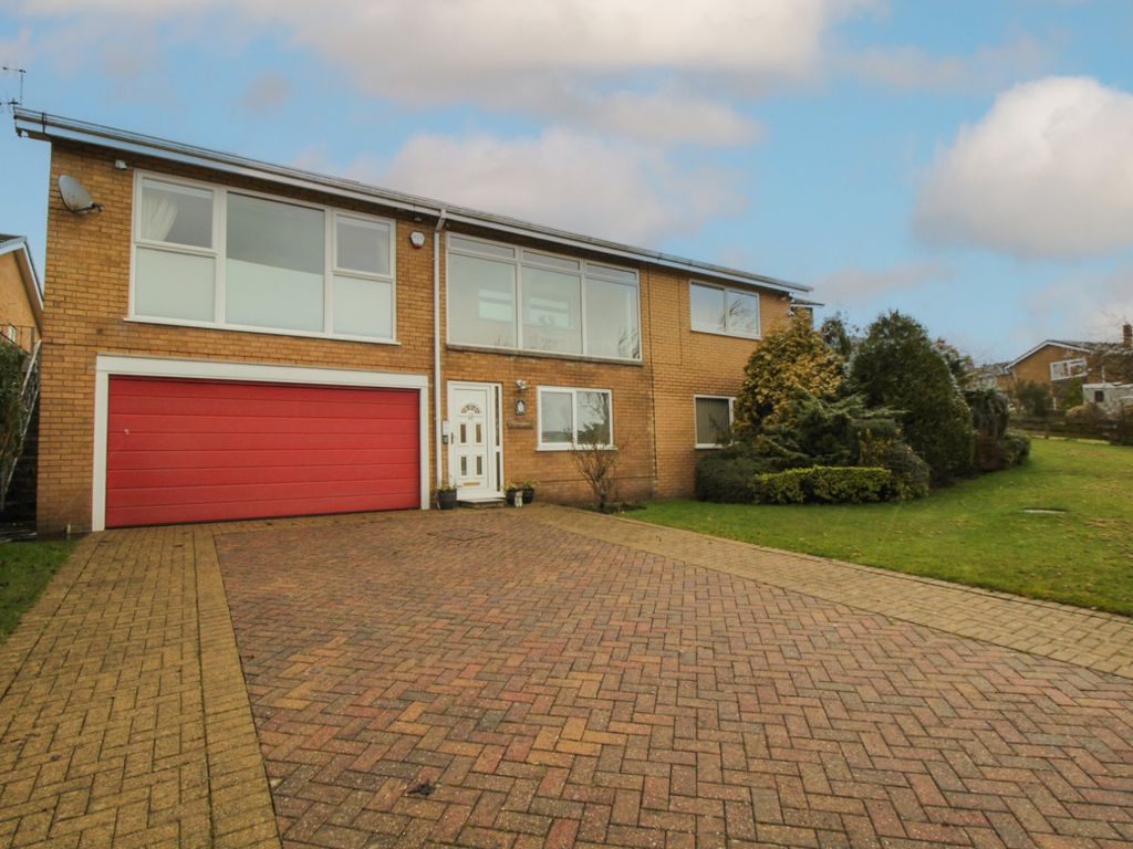 5 bed detached house for sale in Ramsden Close, Glossop, Derbyshire