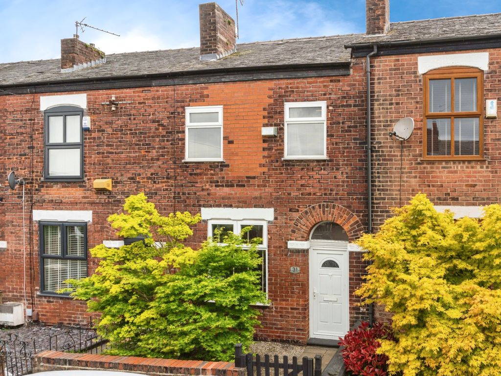 3 bed terraced house for sale in Cemetery Road South, Swinton