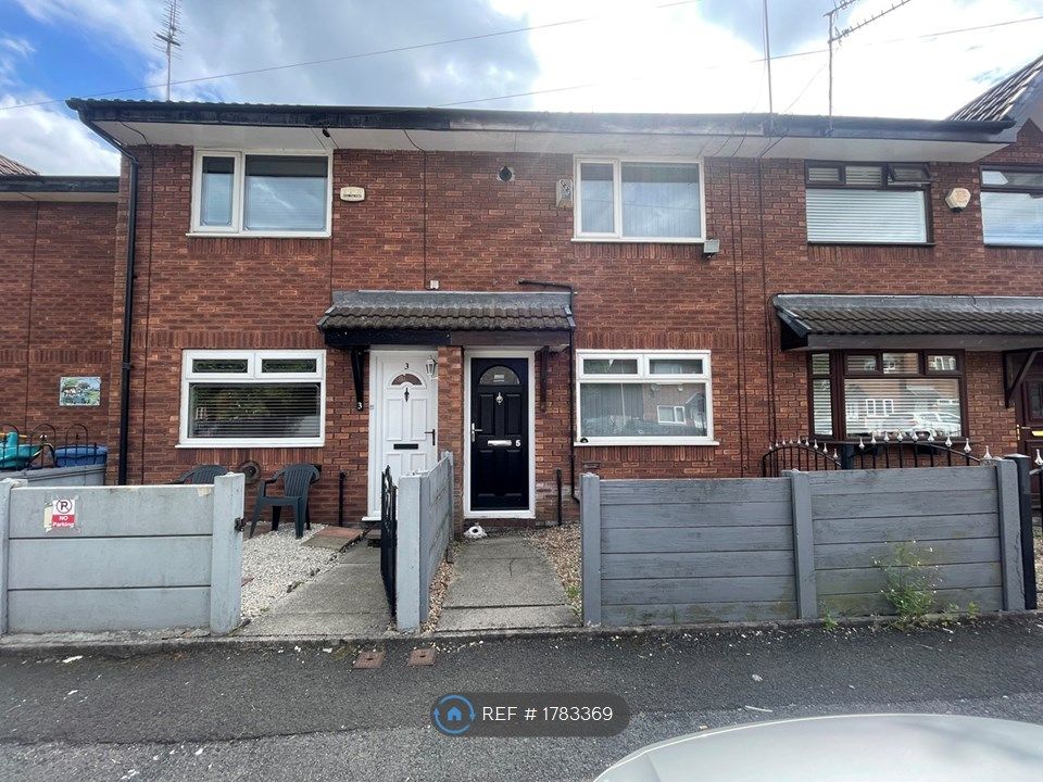 2 bed terraced house to rent in Gosport Square, Salford M7, £925 pcm