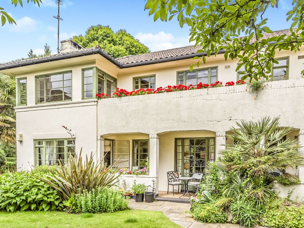 Room to rent in Colebrook Close, London SW15, £995 pcm Zoopla