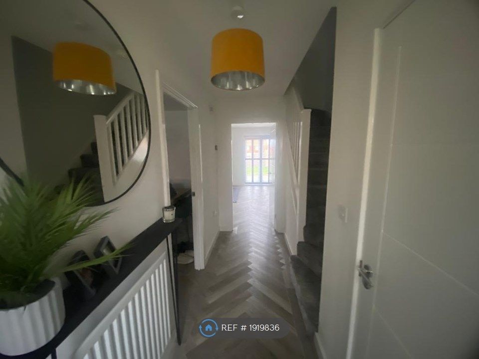 3 bed semidetached house to rent in Challenger Avenue, West Malling