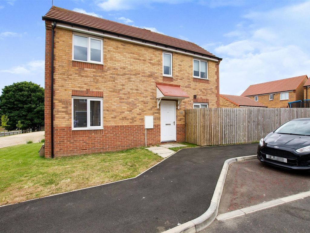 3 bed semidetached house for sale in Shinwell Drive, Peterlee, County