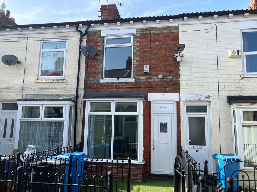 Terraced house for sale in Churchill Avenue, De La Pole Avenue, Hull