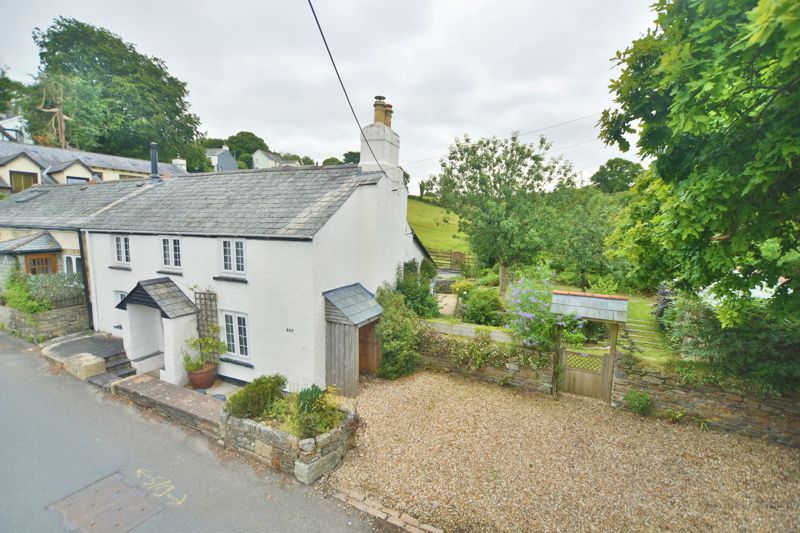 4 bed semidetached house for sale in Whitchurch Road, Whitchurch