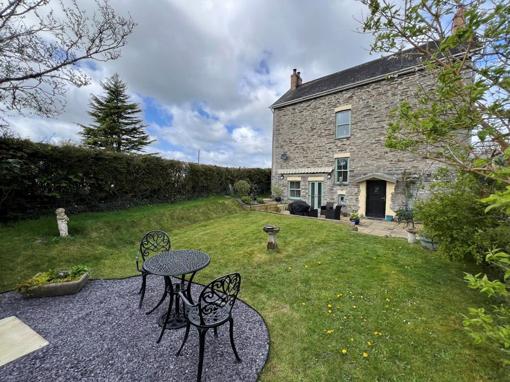 3 bed detached house for sale in Henllan, Llandysul SA44, £348,000 Zoopla