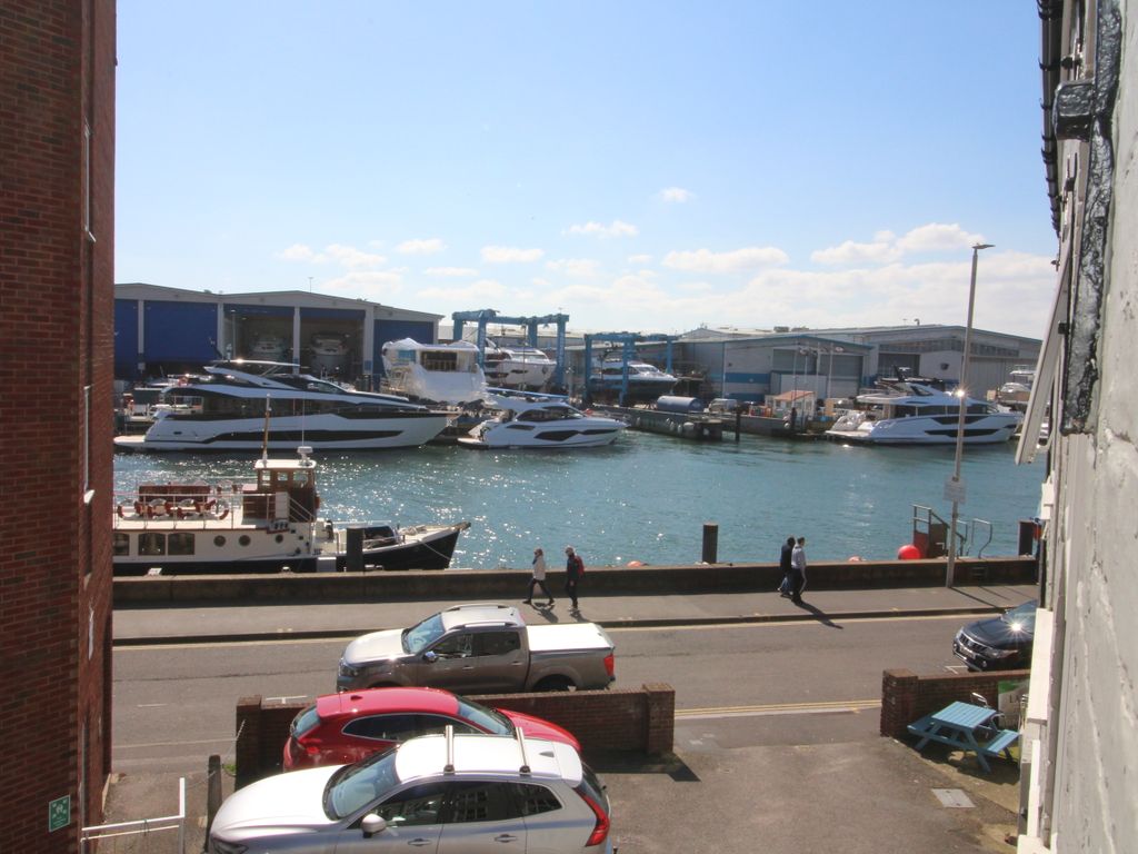 2 bed flat to rent in The Quay, Poole, Dorset BH15 Zoopla