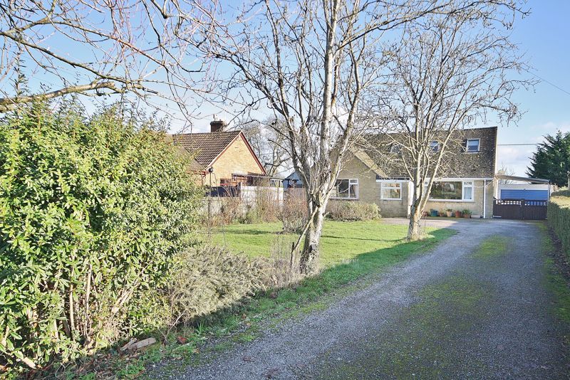 4 bed detached house for sale in Brize Norton Road, Minster Lovell