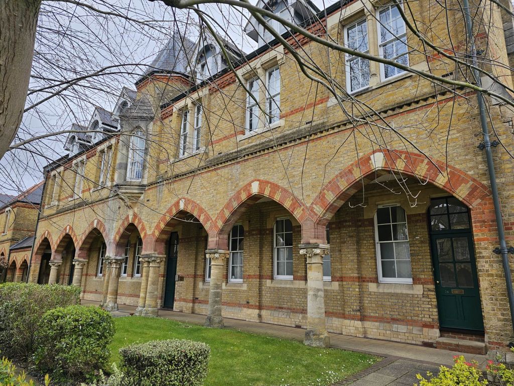 2 bed flat to rent in Keele Close, Watford WD24, £1,450 pcm Zoopla