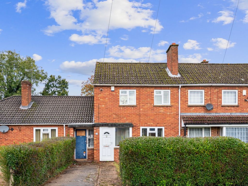 2 bed terraced house for sale in Leachcroft, Chalfont St. Peter
