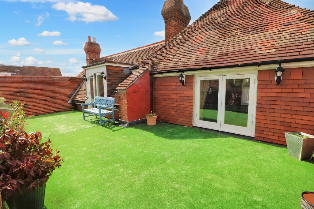 2 bed flat for sale in South Street, Dorking RH4 Zoopla