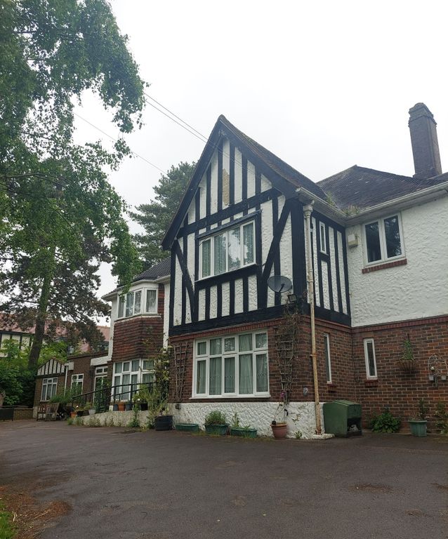 10 bed shared to rent in West Street, Reigate RH2, £400