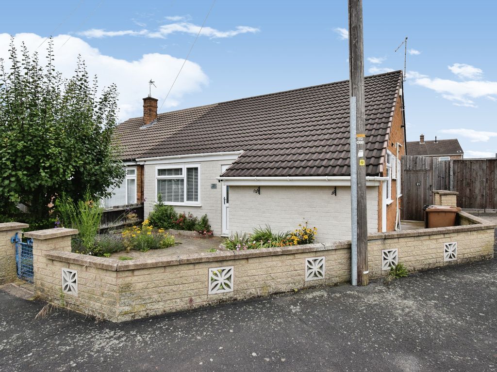 2 bed bungalow for sale in Keswick Close, Birstall, Leicester