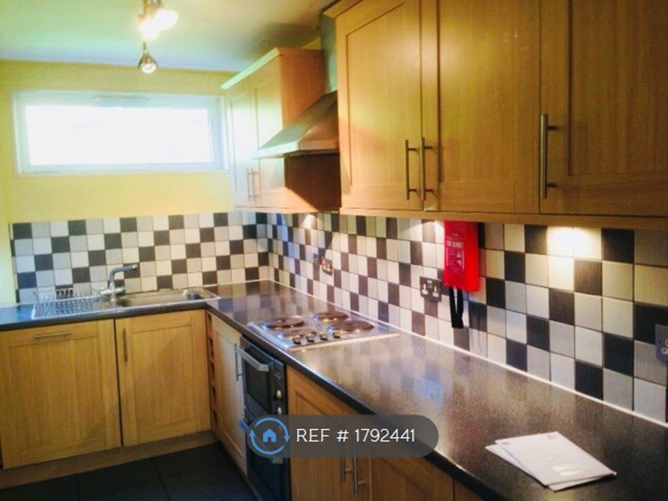4 bed terraced house to rent in Hanmer Walk, London N7, £3,100 pcm Zoopla