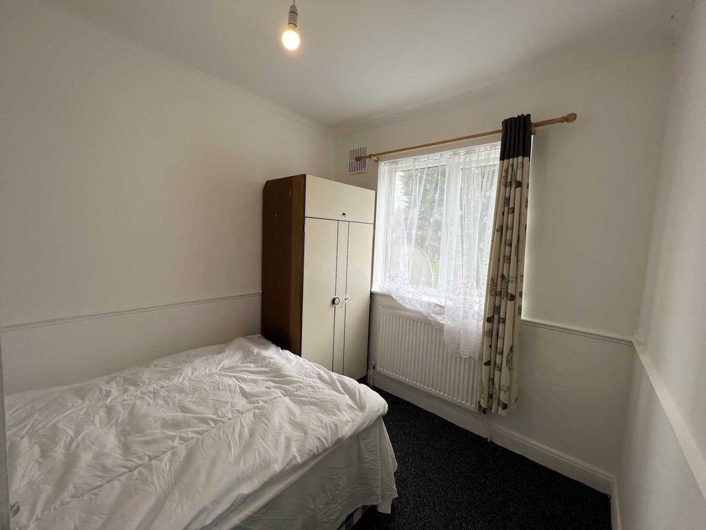 Room to rent in Farley Hill, Luton LU1 Zoopla