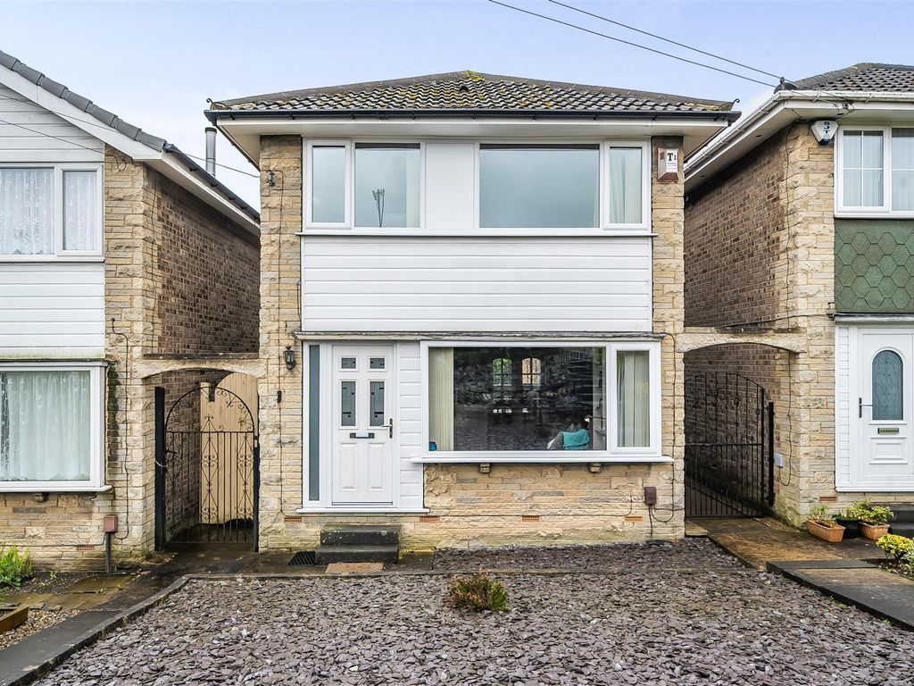 3 bed detached house for sale in Tong Road, Farnley, Leeds LS12, £