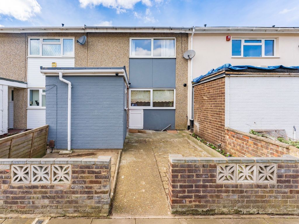 3 bed terraced house for sale in Jamieson Place, New Costessey, Norwich