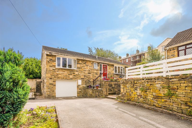 3 bed detached bungalow for sale in 2c Elm Street, Skelmanthorpe