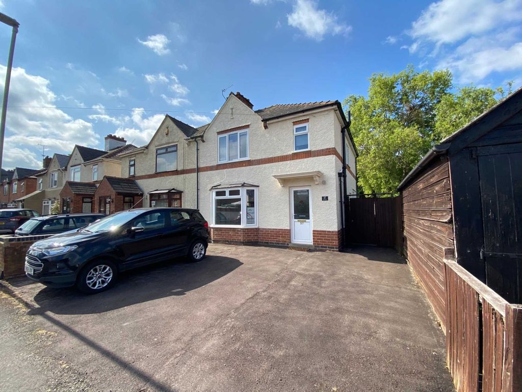 3 bed semidetached house for sale in Churchill Road, Gloucester GL1 Zoopla