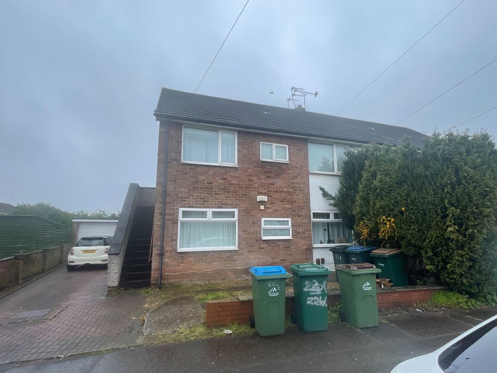 2 bed to rent in Henley Road, Henley Green, Coventry CV2, £