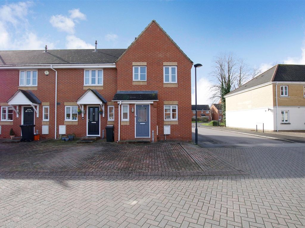 3 bed end terrace house to rent in Winton Road, Swindon SN3, £1,250 pcm