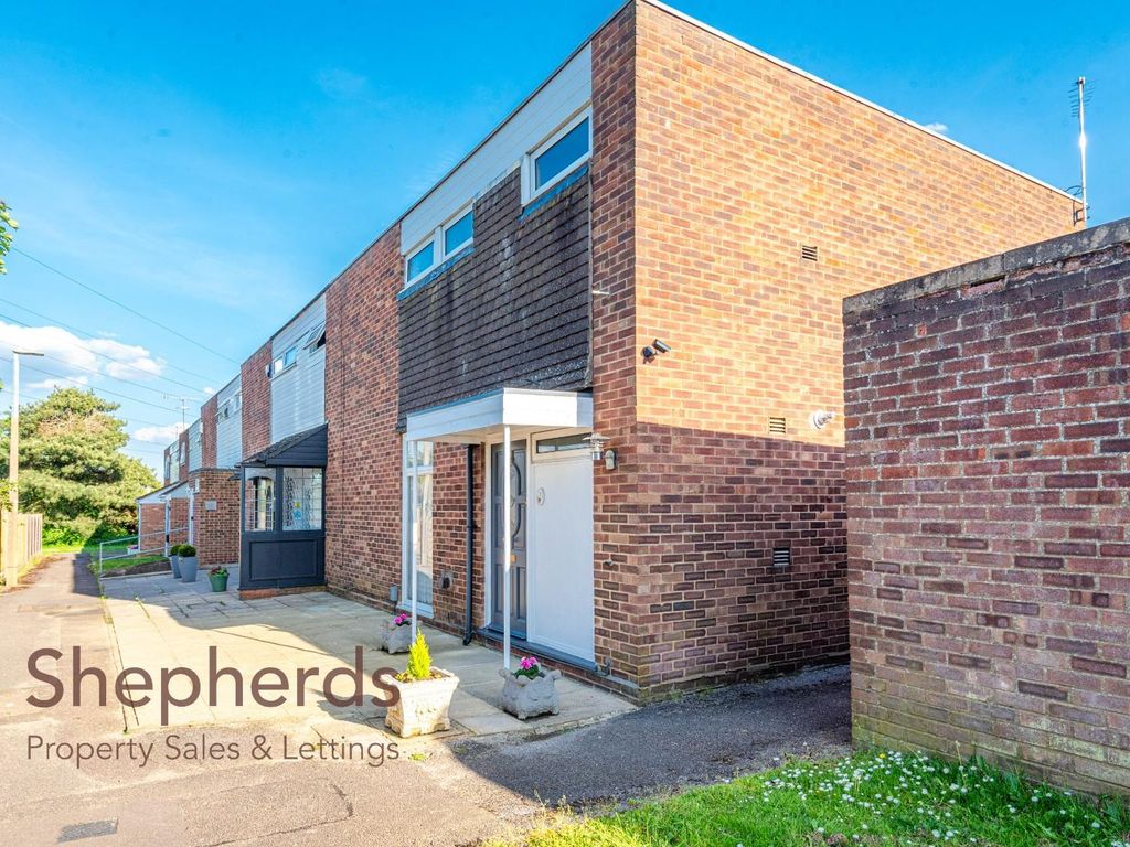 2 bed end terrace house for sale in Lampits, Hoddesdon EN11, £369,995